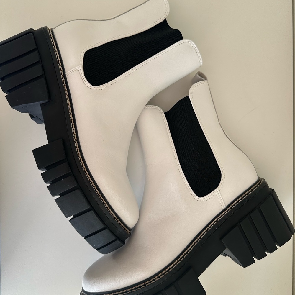 Women's White Chelsea Boots